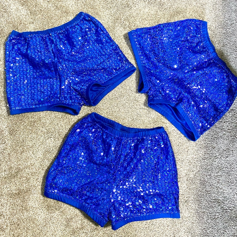 🇷​​🇴​​🇾​​🇦​​🇱​ ​🇧​​🇱​​🇺​​🇪​cheer/dance shorts size ‘M’ !